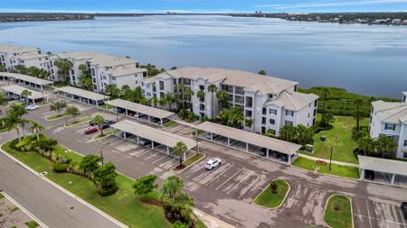 1020 TIDEWATER SHORES LOOP