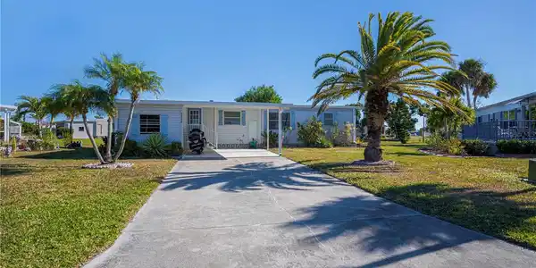 3303 BLUE JAY LANE