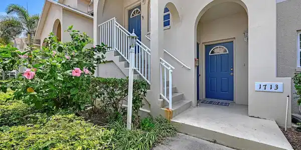 4270 CASTLEBRIDGE LANE