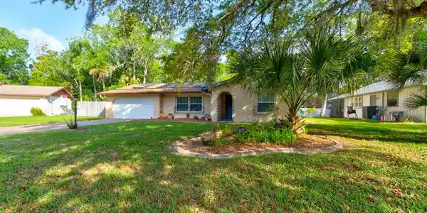 897 LINDENWOOD CIRCLE N