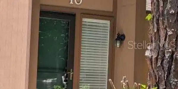 10 MASTERS COURT