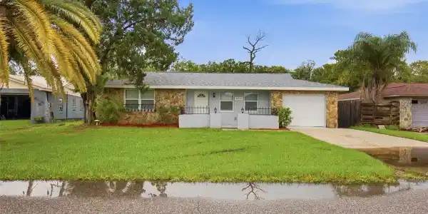 8531 HORIZON LANE