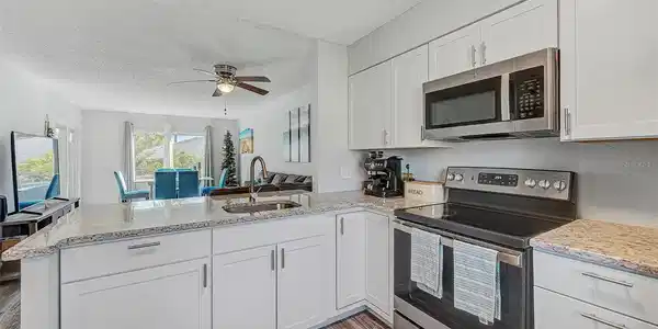 13934 MISSION OAKS