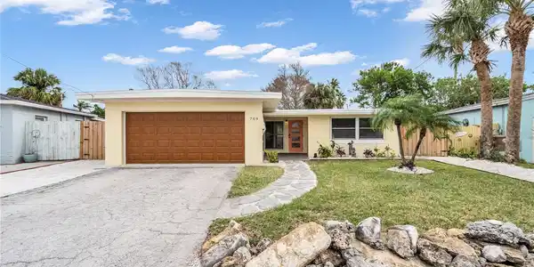 709 SUNSET COVE