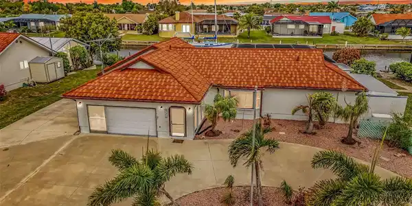 238 FRY TERRACE SE