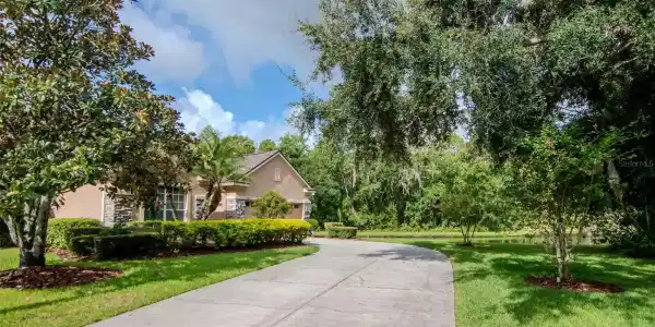 9401 GREENPOINTE DRIVE