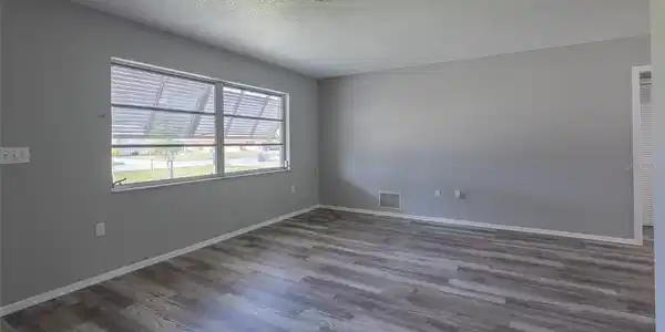 Image 4 Image 4
