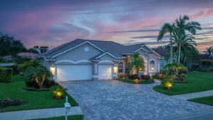8992 GREY OAKS