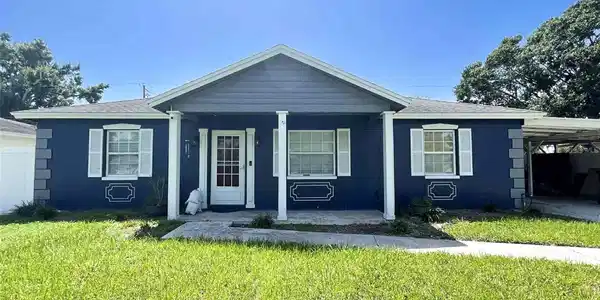 4902 HOLIDAY DRIVE