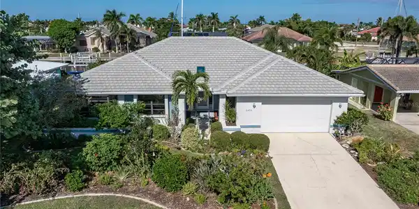 2434 FLORA LANE