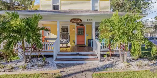 200 LIVE OAK STREET