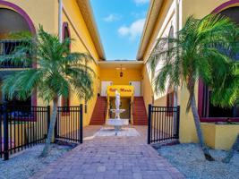 1732 REDWOOD