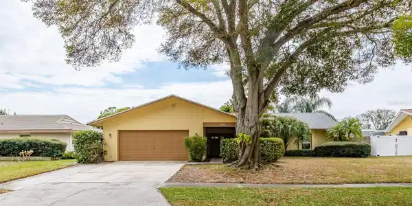 2825 LONG VIEW DRIVE