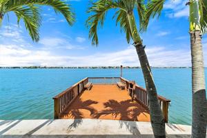 685 BOCA CIEGA POINT S