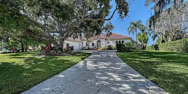 2909 OLD ORCHARD LANE