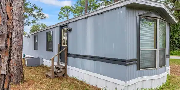 4 BAY ROAD