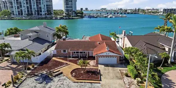 4 BELLEVUE DRIVE