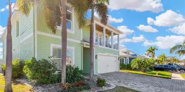 572 BIMINI BAY BOULEVARD