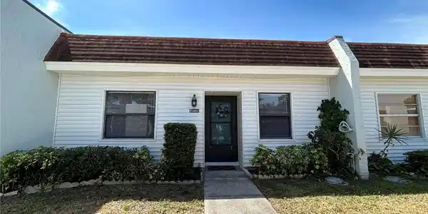 13822 MISSION OAKS