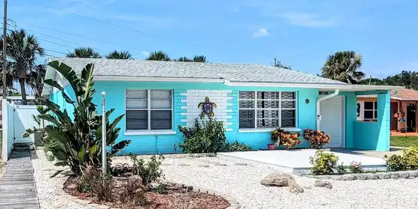 32 SUNNY SHORE