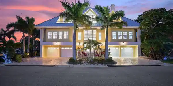 5328 CAPTAINS COURT