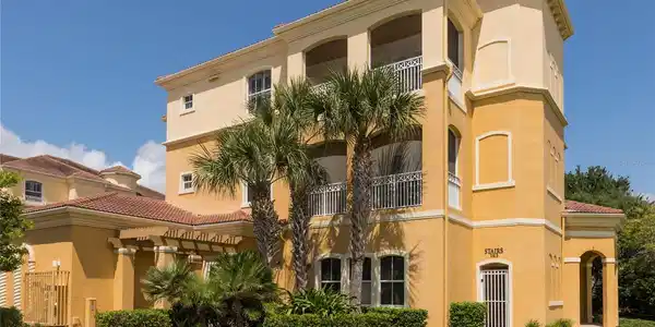 40 CASA BELLA CIRCLE