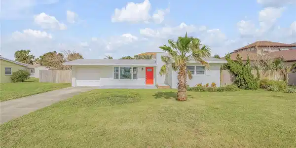 11 TARPON AVENUE