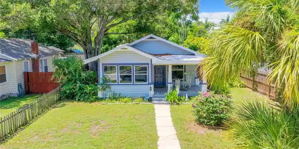 2217 QUINCY S