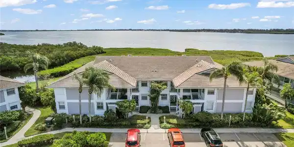 1125 EDGEWATER