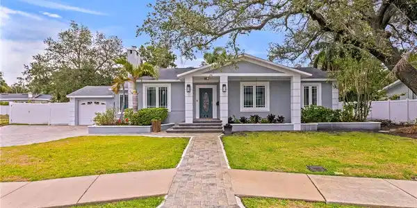 493 LUCERNE AVENUE