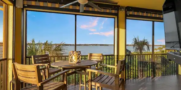 1204 RIVERSCAPE