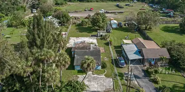 4724 16TH E