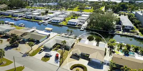 9915 ROYAL PALM