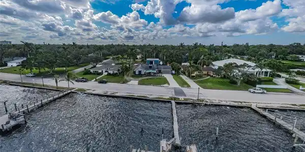 2507 RIVERVIEW