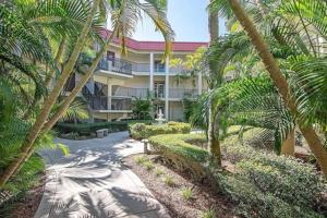 2700 BAYSHORE