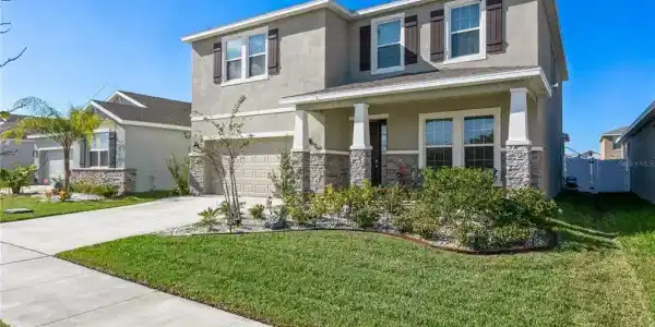 596 8TH NW