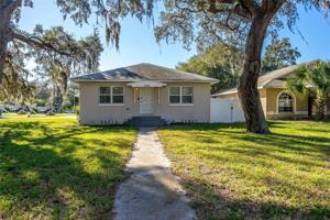535 WOODLAWN N