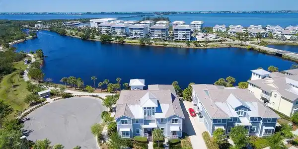 348 SAPPHIRE LAKE
