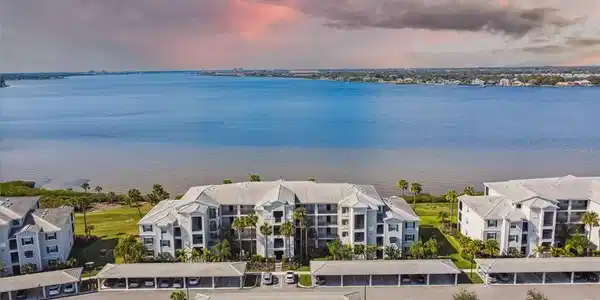 910 TIDEWATER SHORES