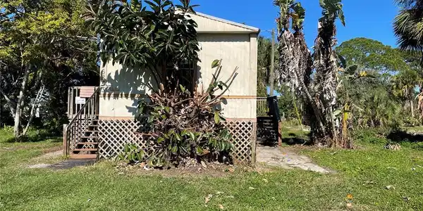 6853 GARDEN