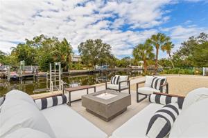 525 TREASURE BOAT