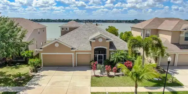 1708 MIRA LAGO
