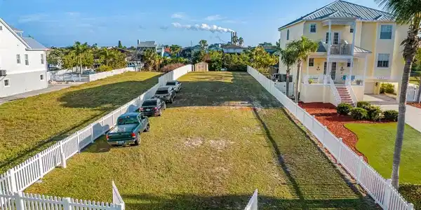 1103 APOLLO BEACH