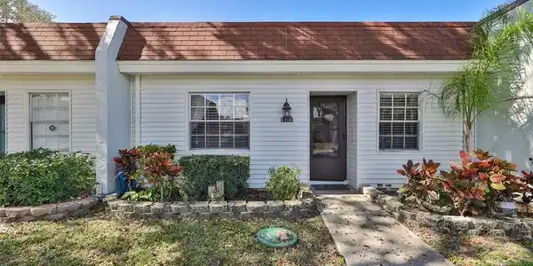 9136 OAKWOOD