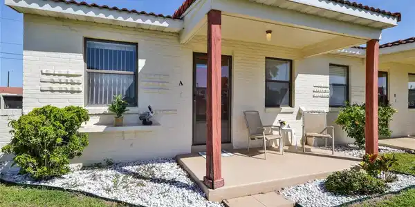 729 FLAMINGO