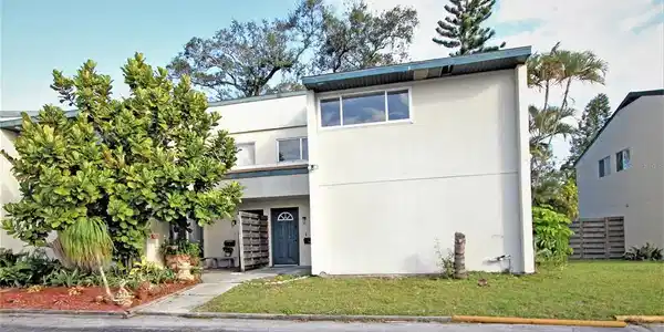 6802 WHITMAN
