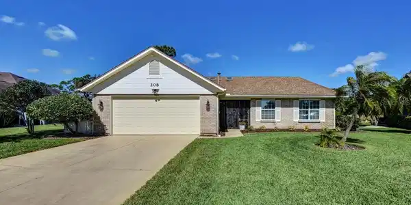 208 GOLF CLUB