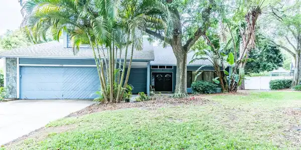 1733 PINE HILL