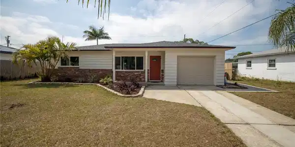9768 52ND N