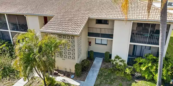 2515 BAYSHORE GARDENS
